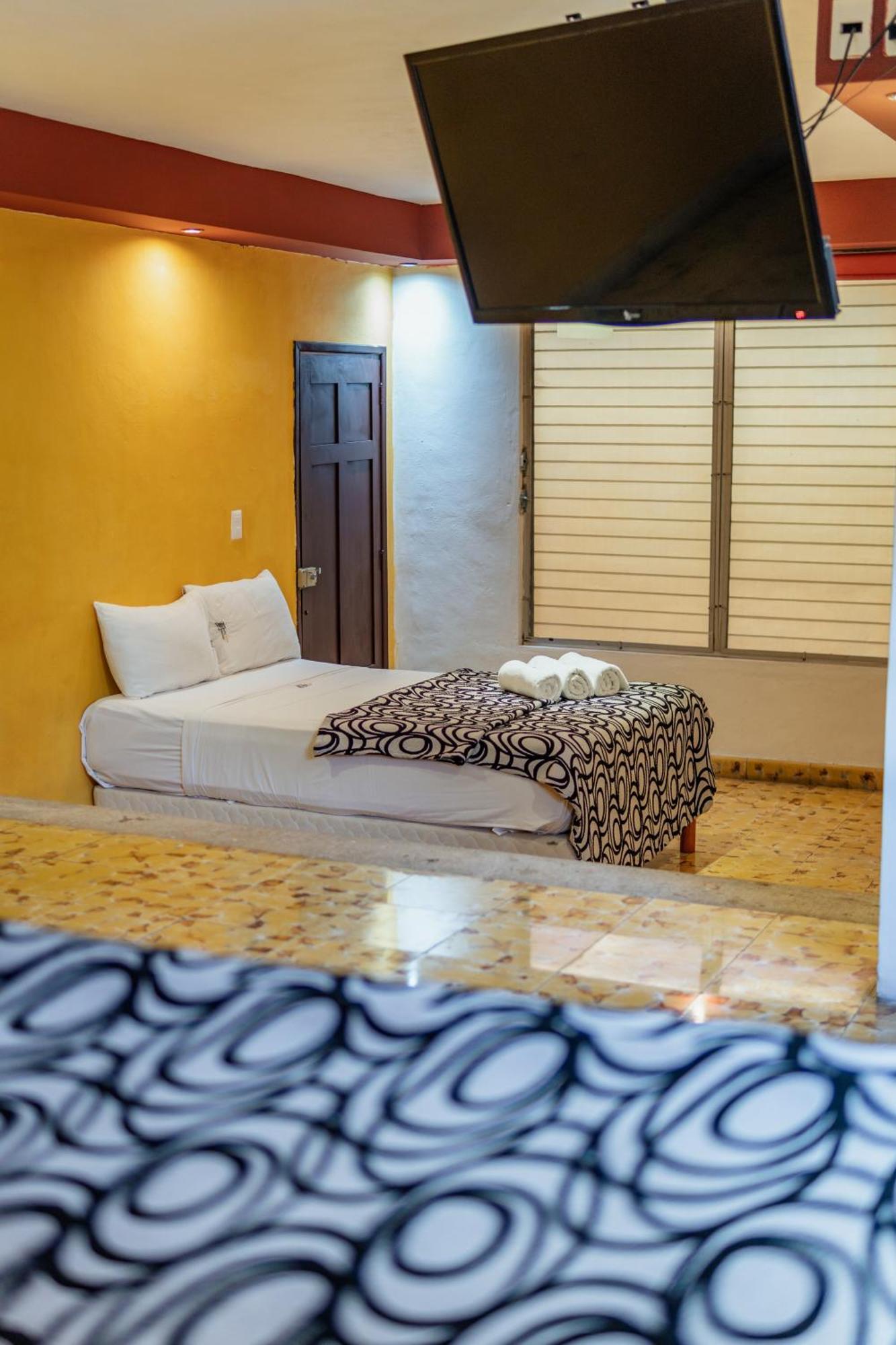 Hotel Santiago Mérida Buitenkant foto